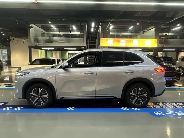 Geely Galaxy Starship 7 EM-i — Фото автомобиля 3
