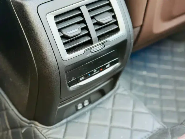 BMW iX3 — Фото автомобиля 15