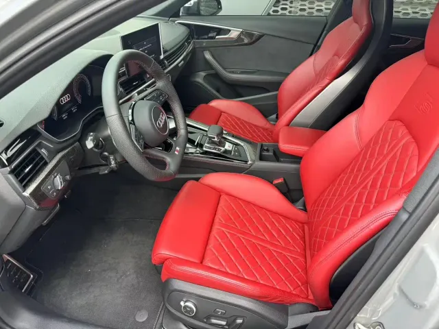 Audi S4 — Фото автомобиля 9