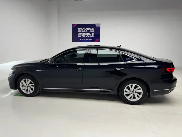 Volkswagen Passat — Фото автомобиля 9
