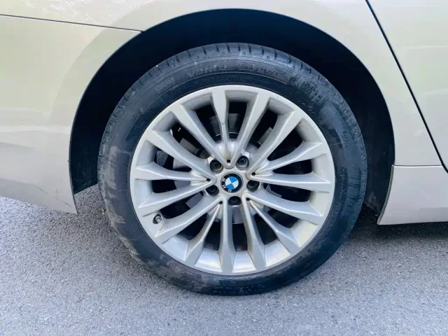 BMW 5 Series — Фото автомобиля 3