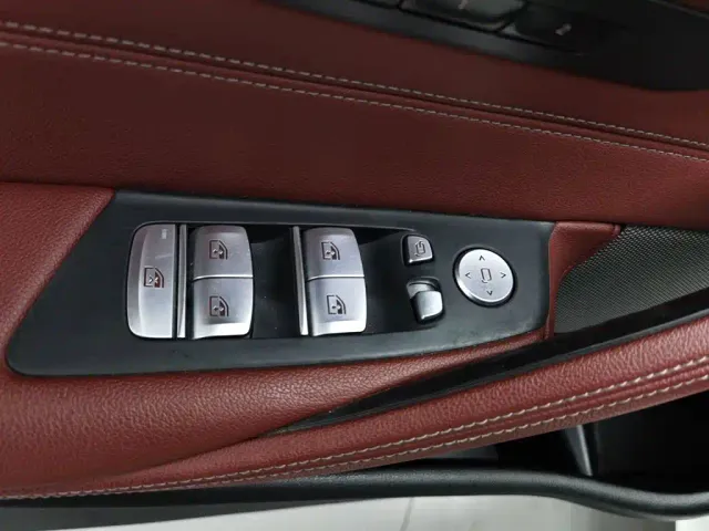 BMW 5 Series — Фото автомобиля 9