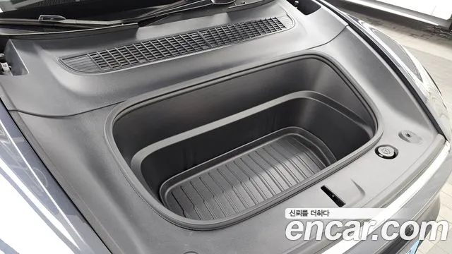 Tesla Model Y — Фото автомобиля 6