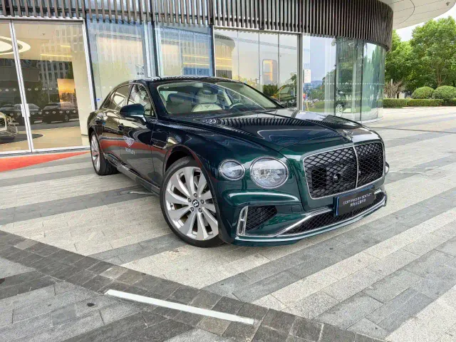 Bentley Flying Spur — Фото автомобиля 4