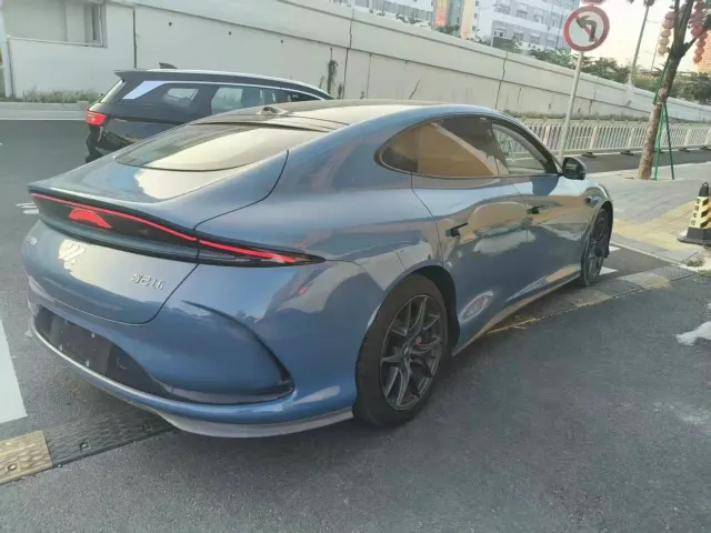 IM Motors L6 — Фото автомобиля 8