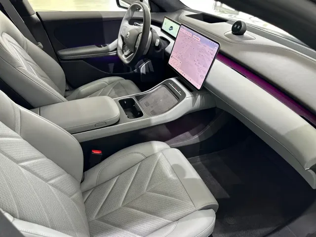 NIO NIO ET5 2025 75kWh — Фото автомобиля 25
