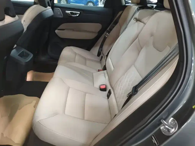 Volvo XC60 — Фото автомобиля 16
