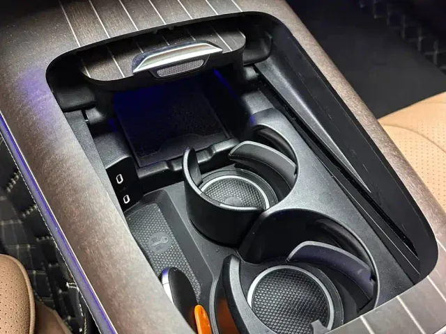 Mercedes-Benz E-Class — Фото автомобиля 16