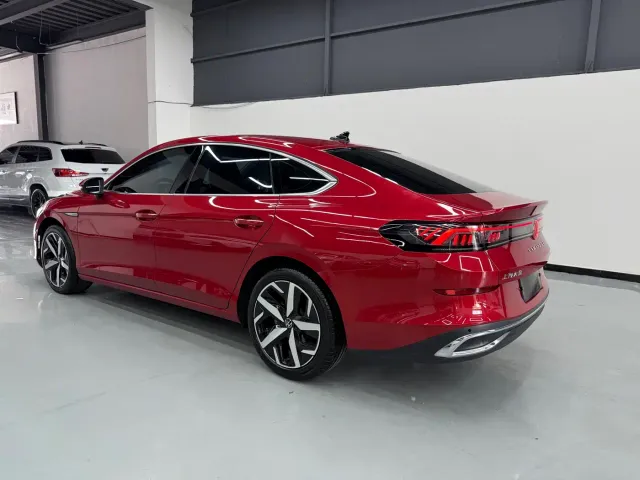 Volkswagen Lamando — Фото автомобиля 4