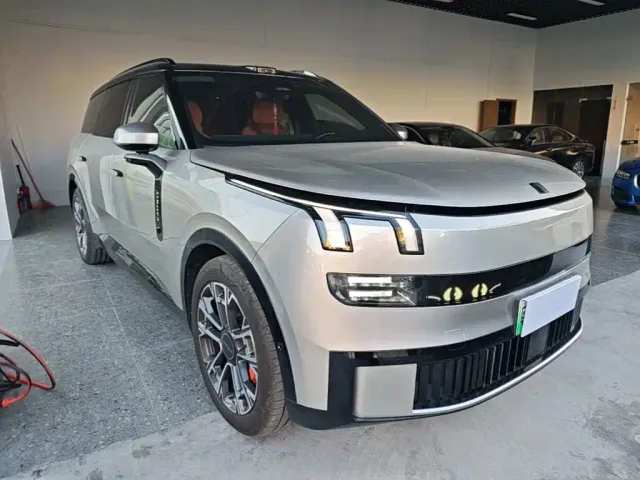 Lynk & Co 900 — Фото автомобиля 3
