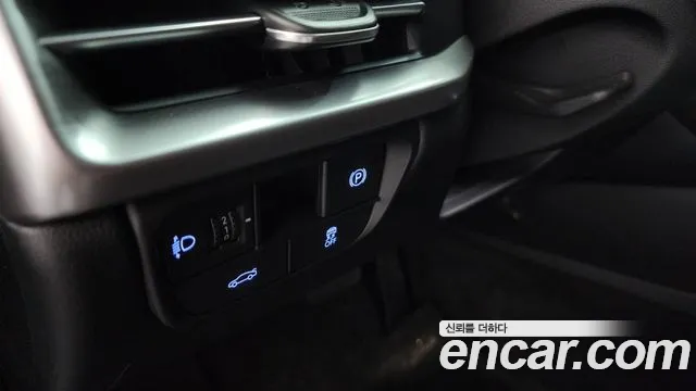 Hyundai Grandeur Grandeur (GN7) 2.5 Бензин 2WD — Фото автомобиля 19