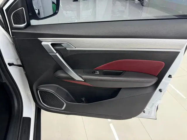 Geely Binyue — Фото автомобиля 5