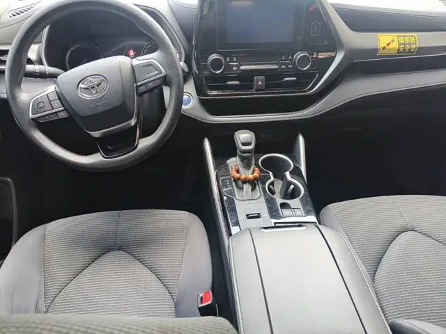 Toyota Highlander — Фото автомобиля 12