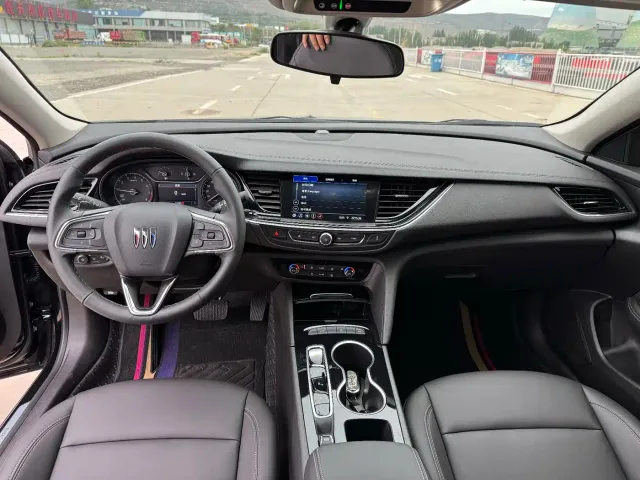 Buick Regal — Фото автомобиля 7