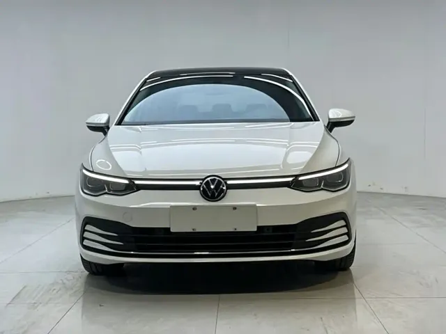 Volkswagen Golf — Фото автомобиля 2
