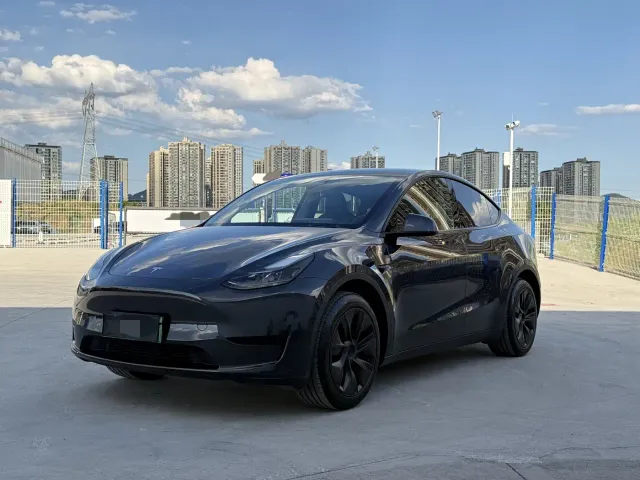 Фотография автомобиля — Tesla Model Y