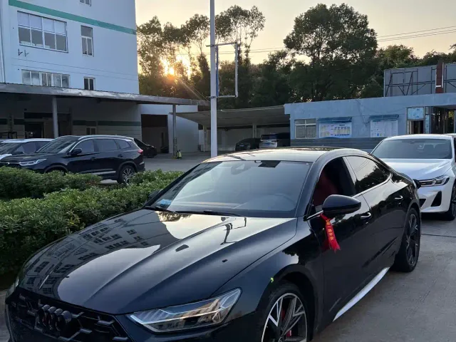 Фотография автомобиля — Audi A7L