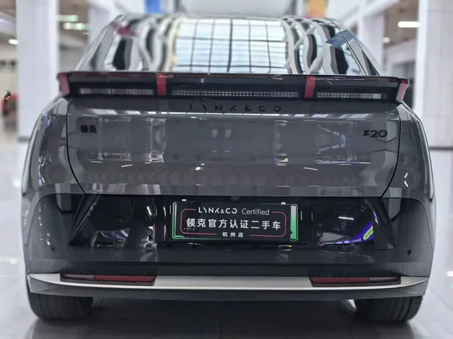 Lynk & Co Z20 — Фото автомобиля 15