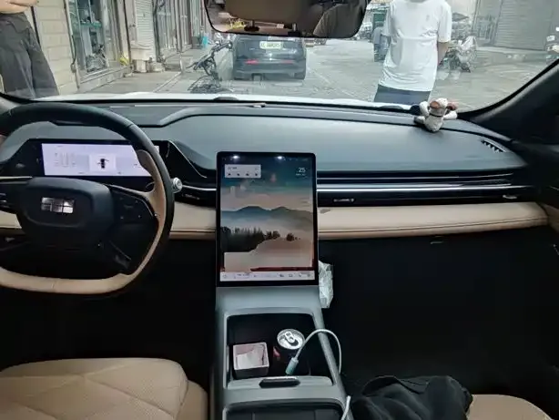 Geely Galaxy L6 — Фото автомобиля 10