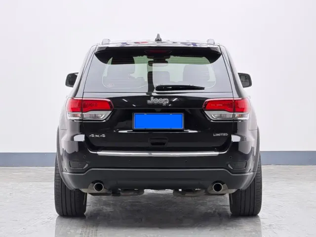 Jeep Grand Cherokee — Фото автомобиля 6