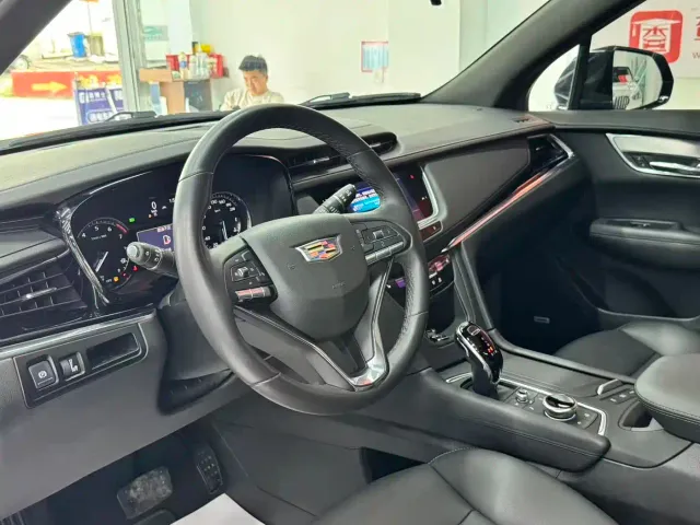 Cadillac XT6 — Фото автомобиля 6