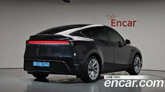 Фотография автомобиля — Tesla Model Y