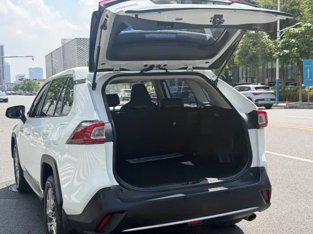 Toyota Wildlander — Фото автомобиля 13