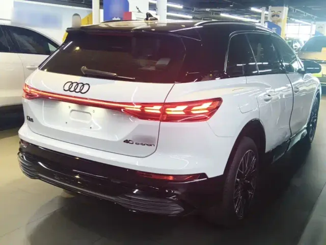 Audi Q5 e-tron — Фото автомобиля 6