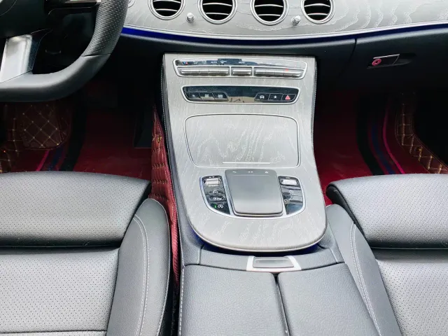 Mercedes-Benz E-Class — Фото автомобиля 16