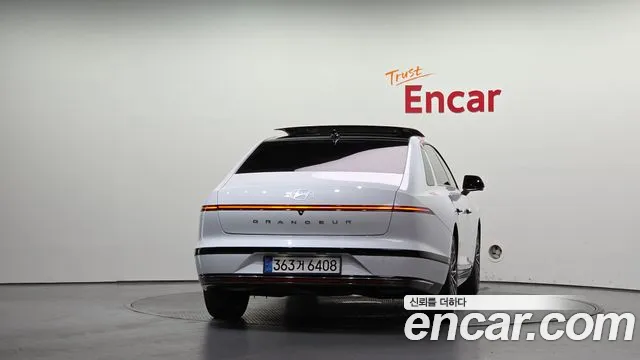 Hyundai Grandeur Grandeur (GN7) 2.5 Бензин 2WD — Фото автомобиля 3