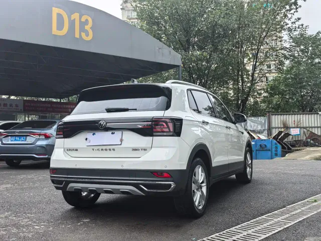 Volkswagen T-Cross — Фото автомобиля 6
