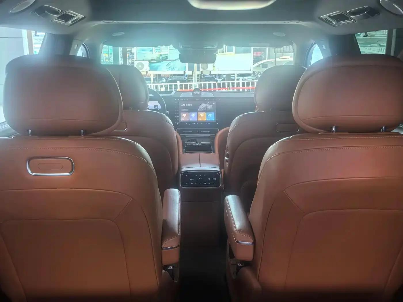 AITO Wenjie AITO M9 2024 Pure Electric Ultra 100kWh 6-Seater — Фото автомобиля 15
