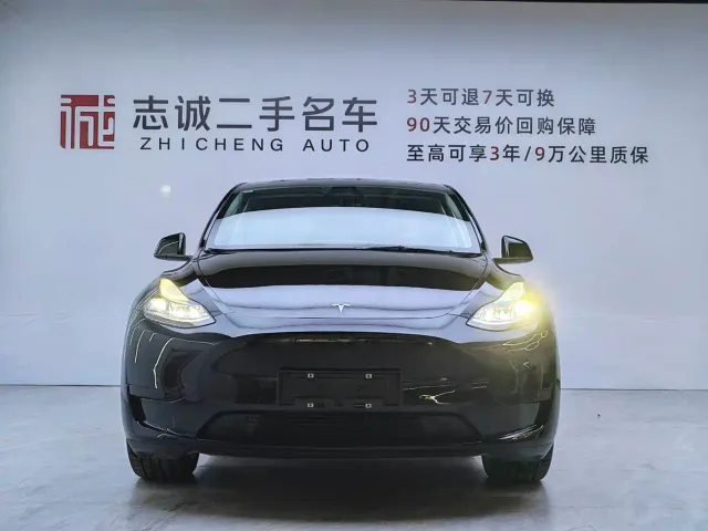Tesla Model Y — Фото автомобиля 5