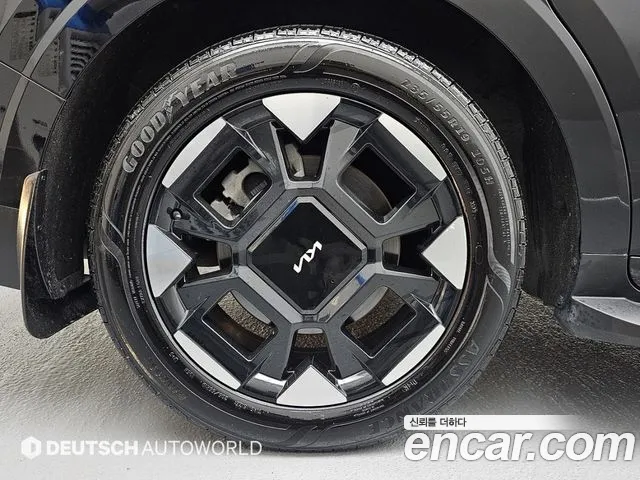 Kia Carnival Generation 4 — Фото автомобиля 5