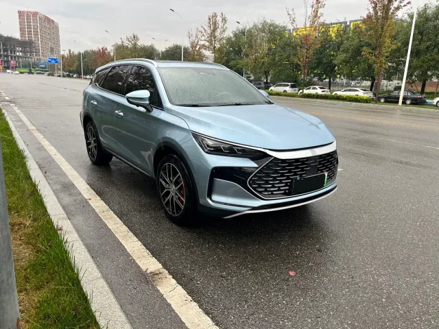 BYD Tang — Фото автомобиля 3
