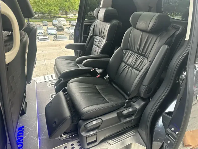 Honda Odyssey — Фото автомобиля 19