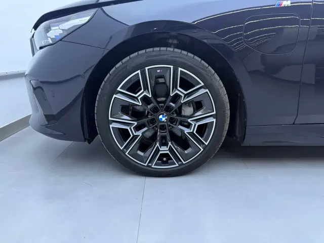 BMW i5 — Фото автомобиля 7