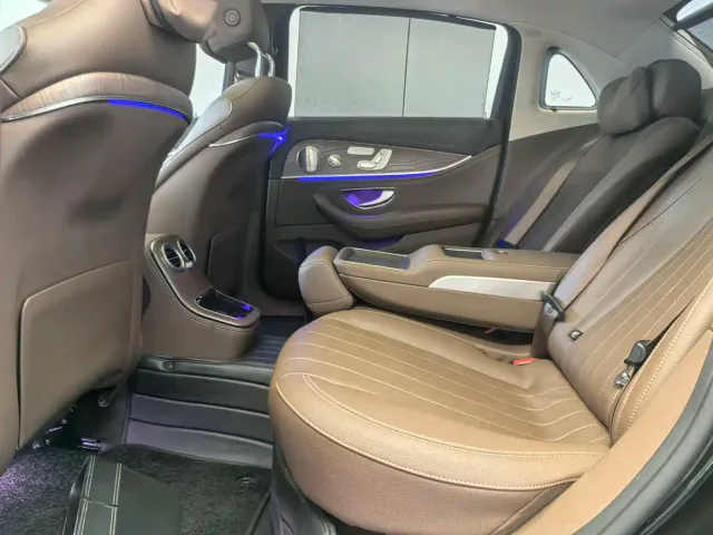 Mercedes-Benz E-Class — Фото автомобиля 15