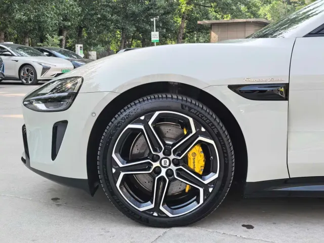 Xiaomi SU7 — Фото автомобиля 4