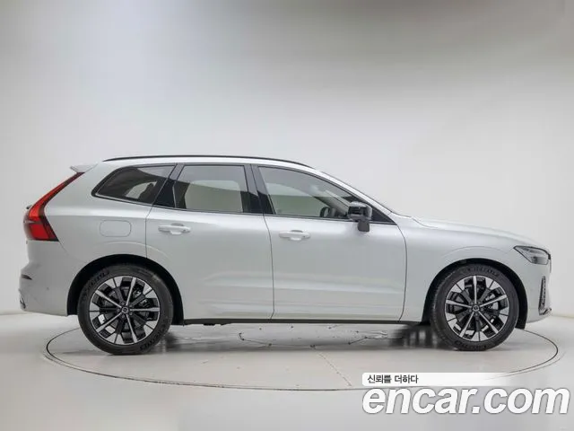 Вольво XC60 — Фото автомобиля 5