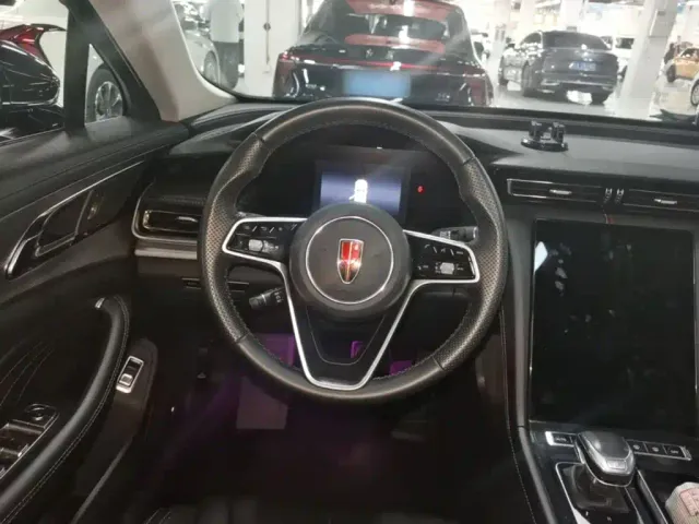 Hongqi H5 — Фото автомобиля 10
