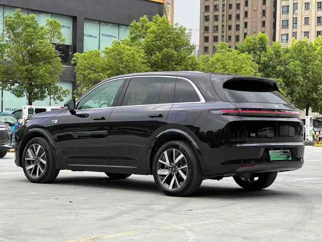 Li Auto L7 — Фото автомобиля 7
