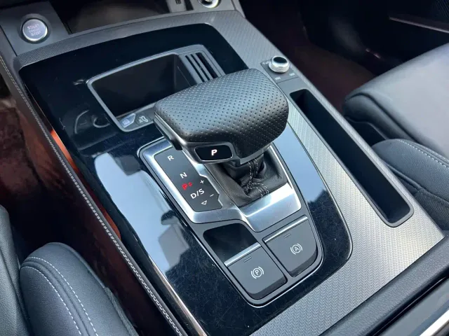 Audi Audi Q5L 2024 Model 45 TFSI Luxury Dynamic — Фото автомобиля 16