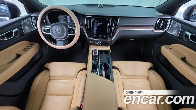 Вольво V60 — Фото автомобиля 7