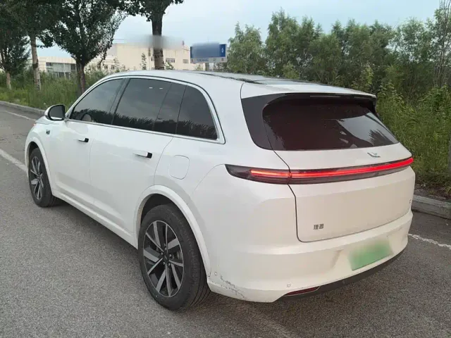 Li Auto L7 — Фото автомобиля 5
