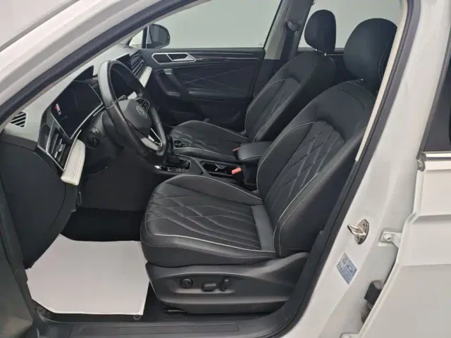 Volkswagen Tiguan L — Фото автомобиля 14