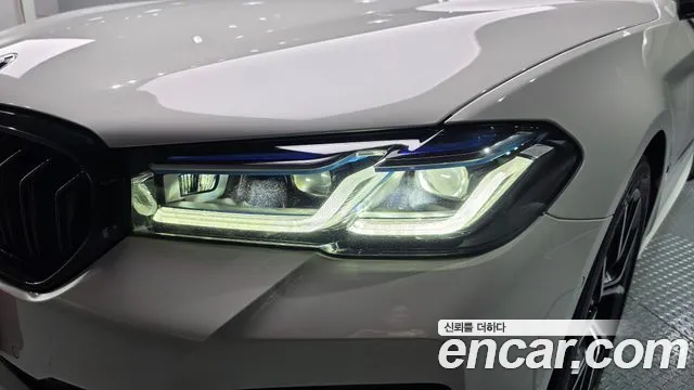 BMW 5 Series G30 — Фото автомобиля 22