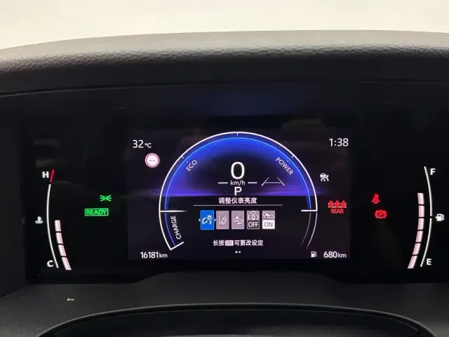 Toyota Camry — Фото автомобиля 14