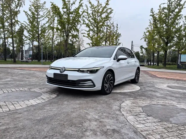 Фотография автомобиля — Volkswagen Golf