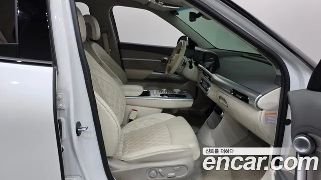 Genesis GV60 — Фото автомобиля 16
